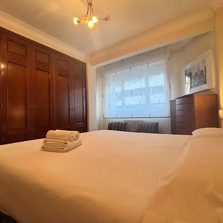 Comodo Y Amplio Apto En Camelias Cuatro ヴィーゴ