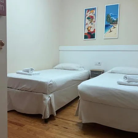 Comodo Y Amplio Apto En Camelias Cuatro